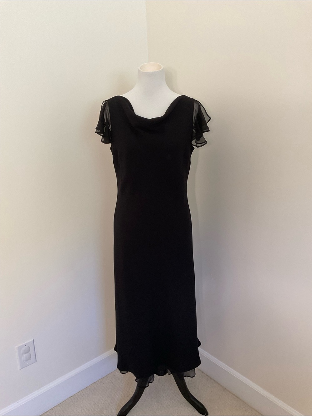 Jones Wear Black Formal Evening Maxi Dress with Flutter Cap Sleeves